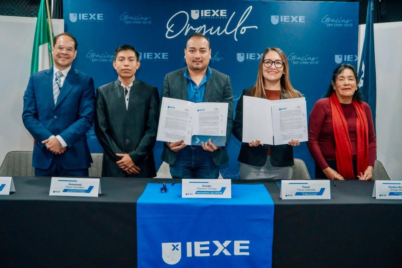 Firma de convenio IEXE Universidad